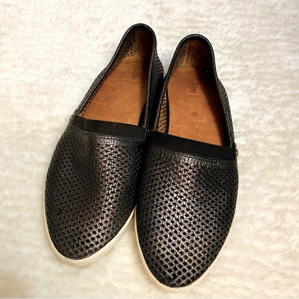 Frye Black Melanie Leather Flats